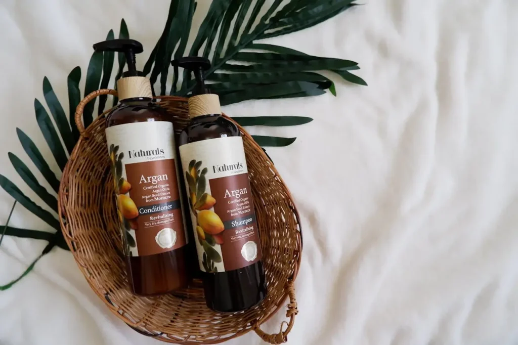 Can-You-Mix-Argan-Oil-and-Rosemary-Oil-for-Hair-moroccangiftshop.com